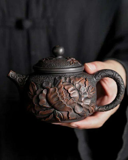 Yunnan Handcrafted Purple Pottery Tea Ceremony Set: Gaiwan Teapot and Cups for Elegant Brewing