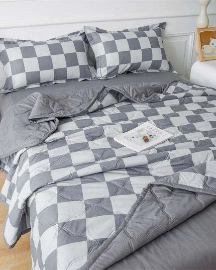 Gentle Touch Summer Quilt Set