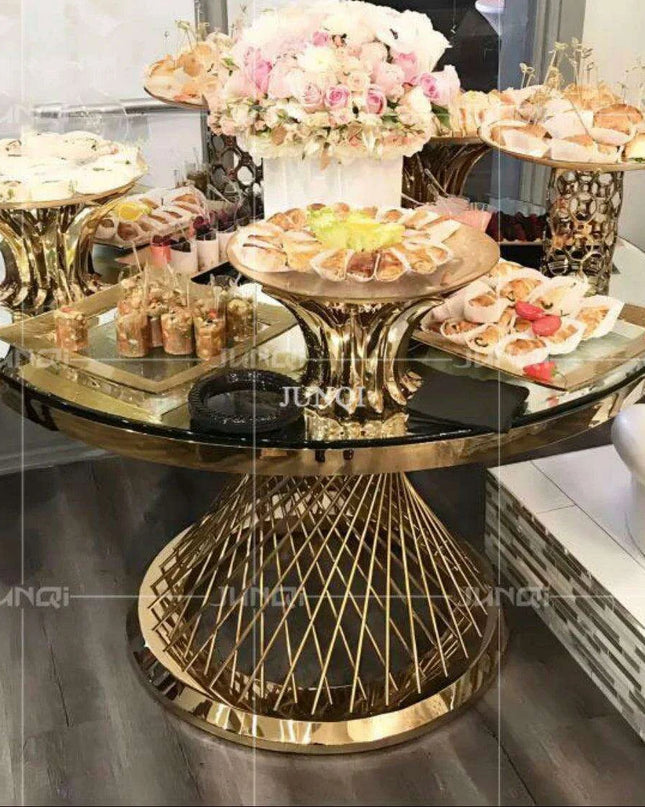 Exquisite Golden Outdoor Wedding Table Ensemble with Stylish Stainless Steel Cake Stand