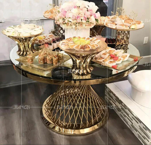 Exquisite Golden Outdoor Wedding Table Ensemble with Stylish Stainless Steel Cake Stand