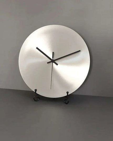 Sleek Industrial Silent Round Clock - Elegant Minimalist Timepiece for Modern Interiors