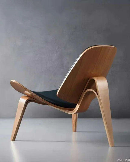 Nordic Artistic Solid Wood Lounge Chair with Unique Airplane Shell Design