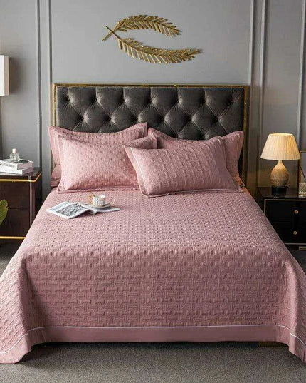 Luxurious Multi-Functional Plaid Bedspread - Elegant Euro-Style Quilted Coverlet for All Season Comfort
