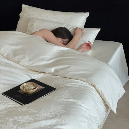 Long Staple Cotton Jacquard Bedding Set – Luxury Duvet Cover, Bedsheet & Pillowcases