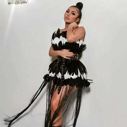 Feathered Elegance Strapless Evening Dress: A Showstopper for Nighttime Events