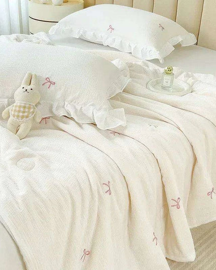 Luxury Summer Soybean Duvet Insert - Double-Layered Cotton Quilt with Elegant Embroidery