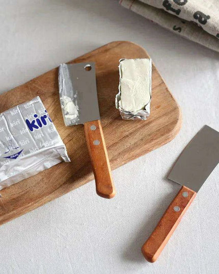 Elegant Mini Bread Cutter with Stylish Wooden Handle: Ideal for Charming Kitchens