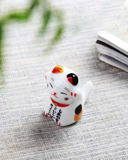 Whimsical Cat-Inspired Ceramic Chopstick Holder - Delightful Japanese Dining Accessory