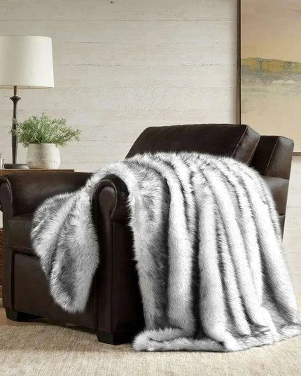 Grey Faux Fur Wolf Throw Blanket - Elegant Oversized Animal Print Plush Blanket