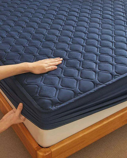 Waterproof Thick Fitted Sheet for All Mattress Sizes - Cozy and Protective Bedding Solution