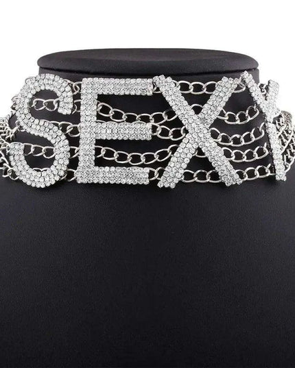 Glimmering Charm Crystal Rhinestone Choker: A Sophisticated Accessory for Trendsetting Women