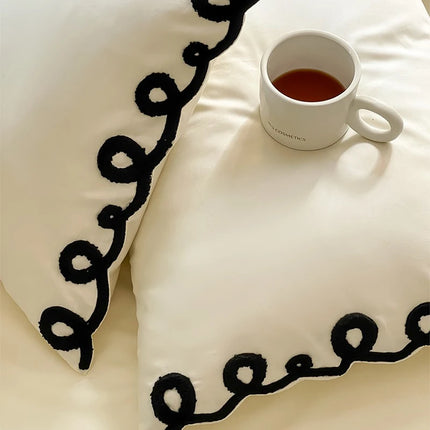600TC Egyptian Cotton Bedding Set — White with Black Embroidery, 4-Piece Luxury