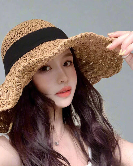 Elegant Women's Travel-Friendly Straw Sun Hat with Wide Brim for Enhanced Summer Protection