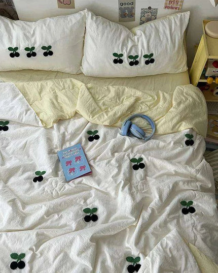 Breezy Bliss Summer Quilt Set - Cool and Convenient Machine Washable Blanket