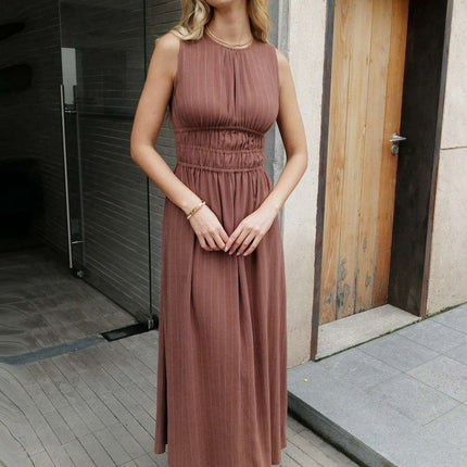 Chic Striped Maxi Dress in Lightweight Linen Viscose for Summer