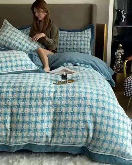 Cozy Winter Plush Coral Velvet 4-Piece Bedding Ensemble – Ultra Soft Flannel Duvet Cover, Quilt, and Sheet Set