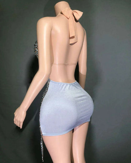 Radiant Rhinestone-Embellished Halter Neck Evening Gown with Opulent Mesh and Velvet Accents