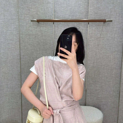Chic Sleeveless Linen Summer Dress with Elegant Long Skirt and Waist Detail