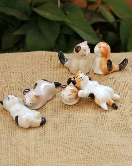 Playful Cat Cutlery and Chopstick Holder for a Whimsical Kitchen