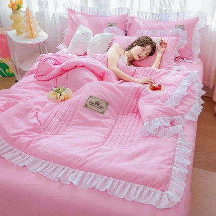 Chic Summer Lightweight Comforter with Ruffled Edges
