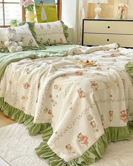 Charming Rabbit Pattern Seersucker Quilt