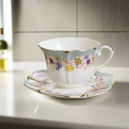 Timeless Vintage Charm: 200ml Elegant Ceramic Coffee Cup & Saucer Set for Sophisticated Tea Moments