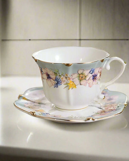 Timeless Vintage Charm: 200ml Elegant Ceramic Coffee Cup & Saucer Set for Sophisticated Tea Moments