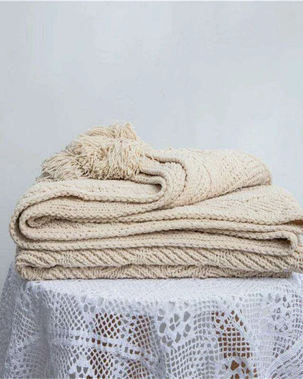 Charming Chenille Knit Throw Blanket with Delightful Pompoms - Cozy Elegance for Your Living Space