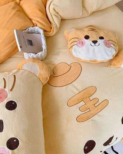 Adorable Cartoon Tiger Plush Kids Bedding Set - Cozy Winter Duvet Cover, Fleece Bed Sheet & Pillowcases