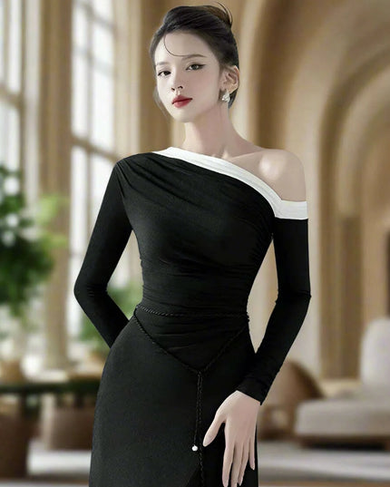 Autumn Dress with Distinctive Diagonal Collar and Lace-up