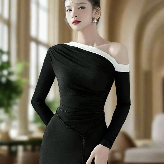 Autumn Dress with Distinctive Diagonal Collar and Lace-up