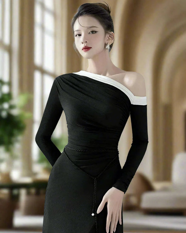 Autumn Dress with Distinctive Diagonal Collar and Lace-up