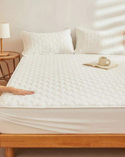 Waterproof Thick Fitted Sheet for All Mattress Sizes - Cozy and Protective Bedding Solution