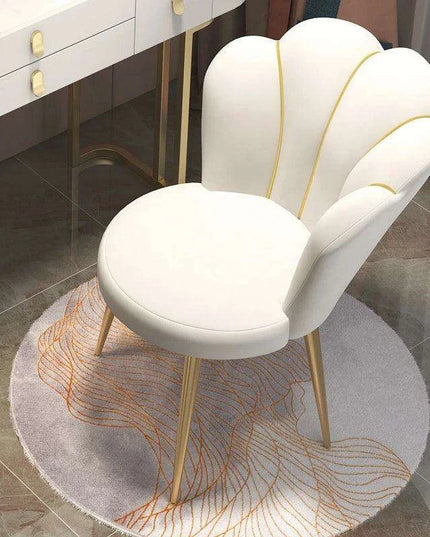 Chic Velvet Folding Stool: Stylish and Versatile Seating for Modern Homes