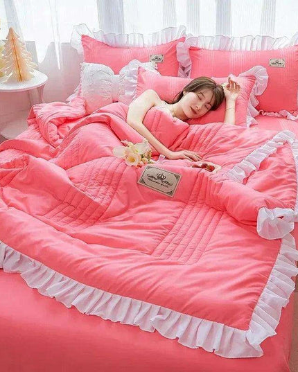 Chic Summer Lightweight Comforter with Ruffled Edges
