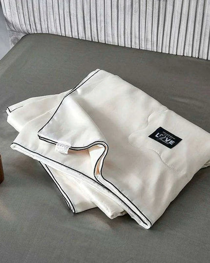 Imitation Silk Summer Comforter - Soft White Lightweight Quilt for Adults, Available in Single and Double Sizes (150*200cm)