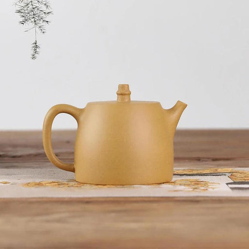 Handcrafted 460ML Yixing Zisha Clay Teapot with Elegant Gold Detailing for Tea Connoisseurs