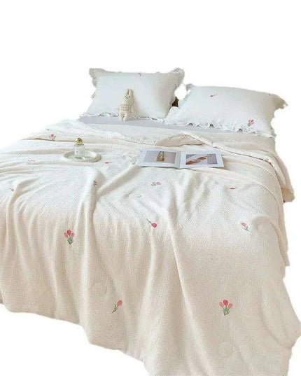 Luxury Summer Soybean Duvet Insert - Double-Layered Cotton Quilt with Elegant Embroidery