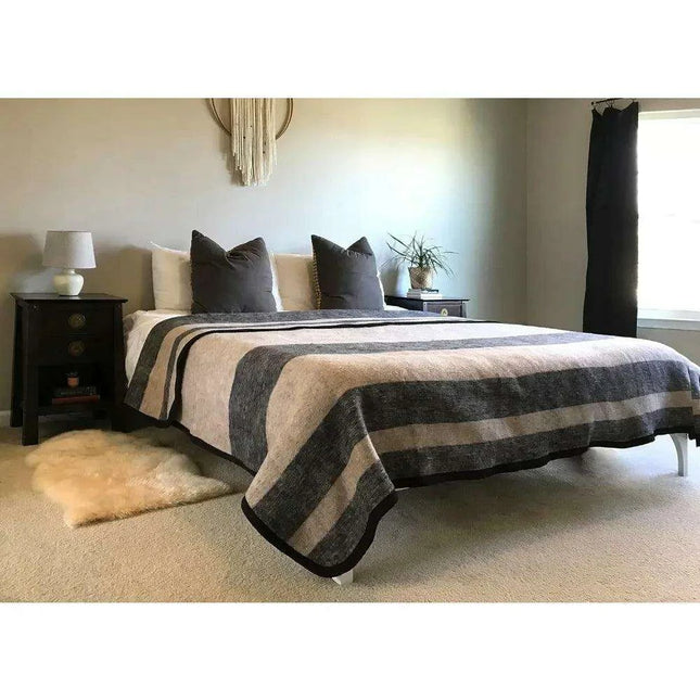 Andean Alpaca & Sheep Wool Queen Blanket - Handcrafted Luxury Bed Coverlet from Peru
