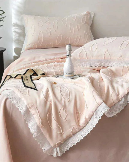 Sophisticated Floral Jacquard Antibacterial Summer Quilt with 3D Design