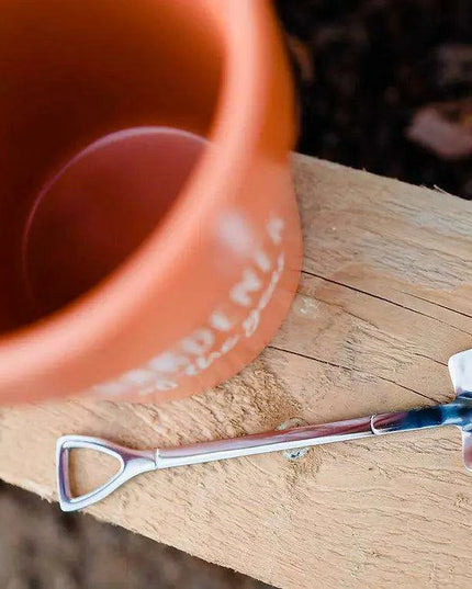 Garden Guardian Mug - Adorable Flower Pot Design with Shovel Spoon for Plant Lovers