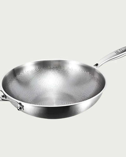 Titanium Excellence: Non-Stick Hammer-Printed Flat Bottom Wok for Gourmet Home Cooking
