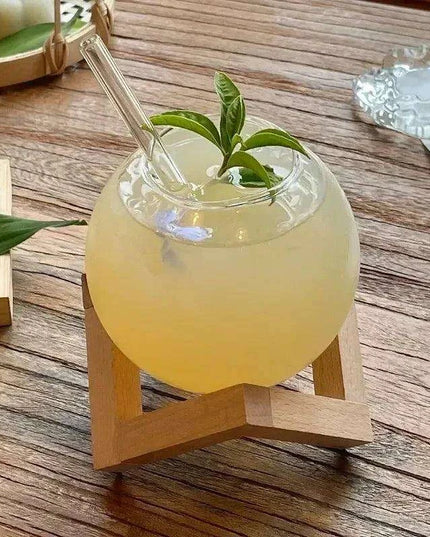 Sophisticated Round Cocktail Glass with Elegant Wooden Stand - Ideal for Creative Drinks and Smoothies