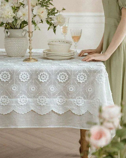 Chic French Lace Table Cover - Elevate Your Event with Timeless Elegance