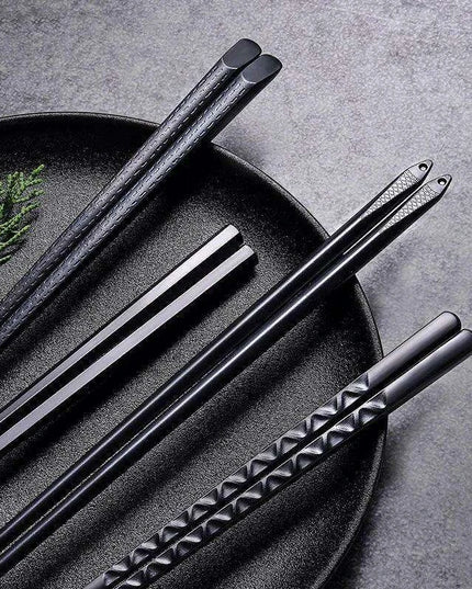 Elegant Black Sakura Fiber Chopsticks - Perfect for Sushi & Noodle Lovers