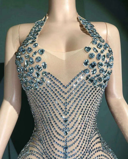 Radiant Rhinestone-Embellished Halter Neck Evening Gown with Opulent Mesh and Velvet Accents