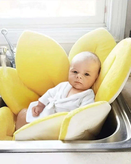 Floral Fantasy™ Newborn Bath Mat – Elevate Bath Time Serenity