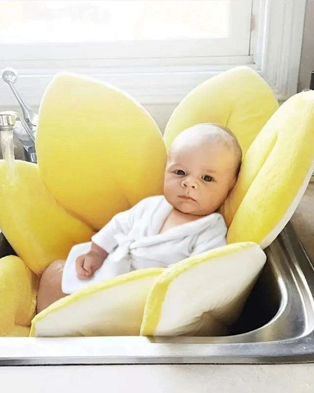 Floral Fantasy™ Newborn Bath Mat – Elevate Bath Time Serenity