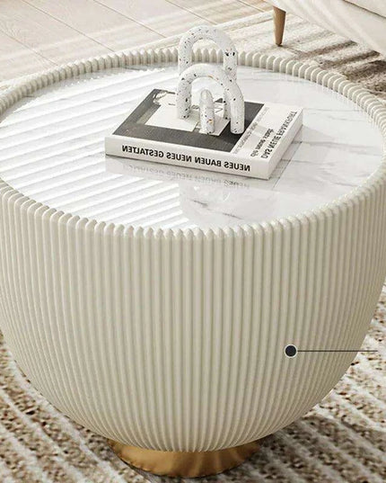 Stylish Scandinavian Round Coffee Table - Contemporary Minimalist Design for Sophisticated Interiors