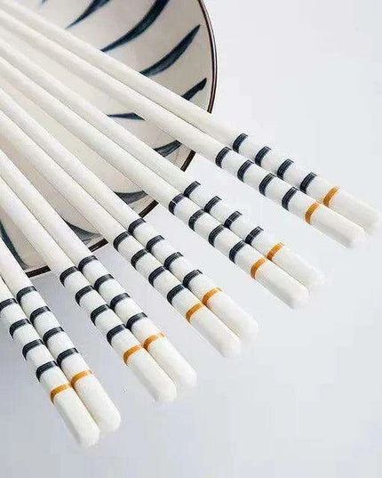 Sophisticated Japanese Porcelain Chopstick Collection - 5 Pairs for an Elevated Dining Experience